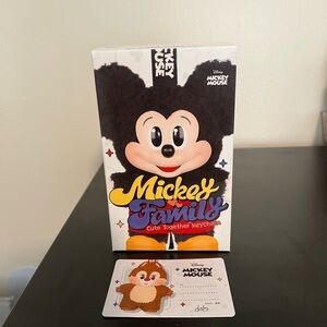 Mickey Mouse Family Keychain - Dale